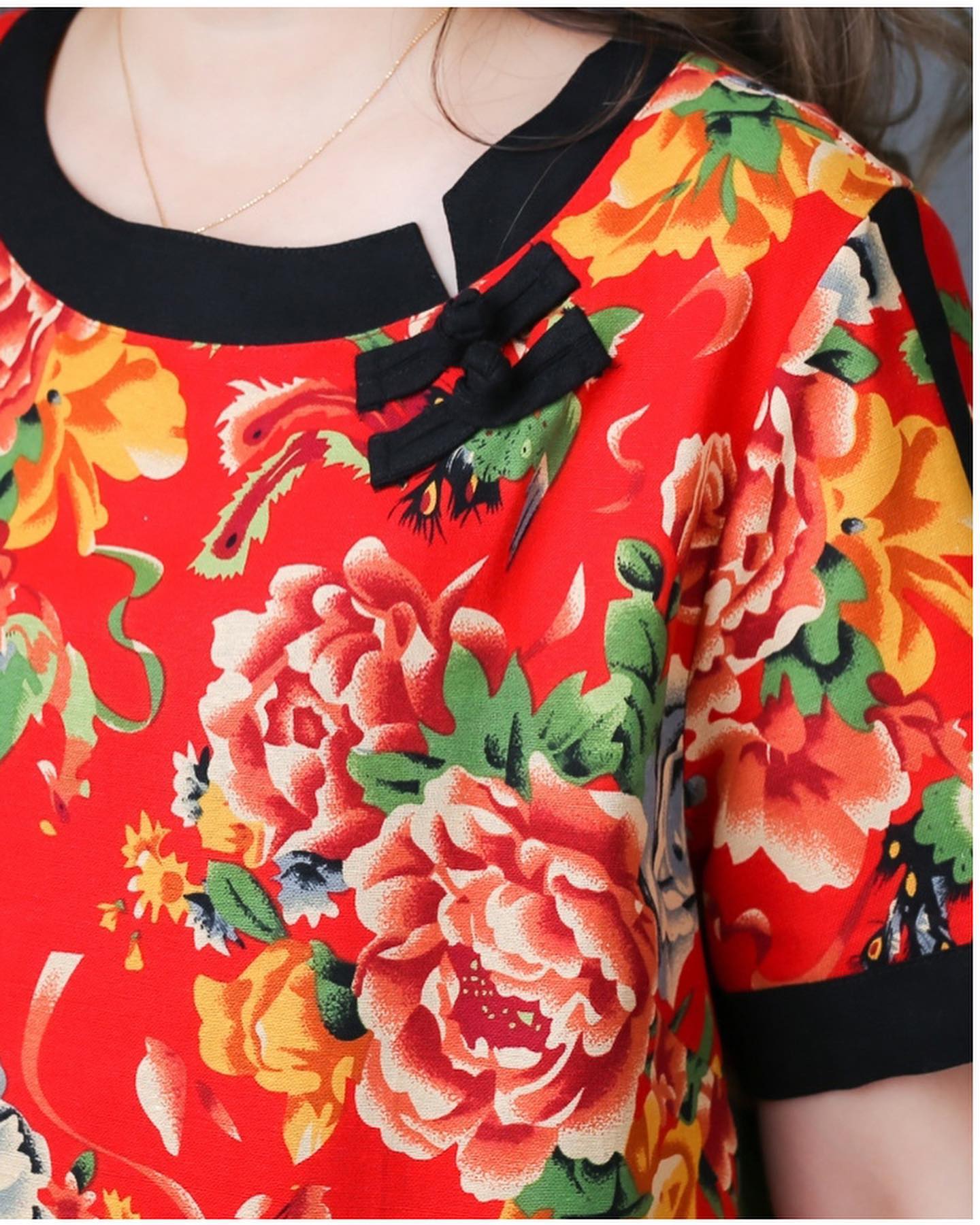 Sale++#Blueberry Nights 14126 NEW ต้อนรับเทศกาลตรุษจีน 🧧 ☆ SET : 2ชิ้น / 2PIECES ☆ ชุดเซ็ตผ้าฝ้ายธรรมชาติ เสื้อผ้าฝ้ายธรรมชาติเนื้อดีเกรดพรีเมี่ยม เนื้อผ้านุ่มใส่สบายมากๆๆ ดีเทลพิมพ์ลายสีสันสดใส แพทเทิร์นกางเกงสีพื้นขายาว เอวยางยืดอิ