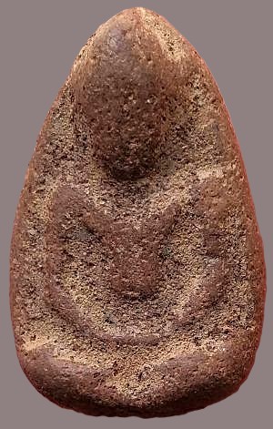 พระร่วงนั่ง เนื้อดิน กรุคลองกระเทียม สุพรรณบุรี