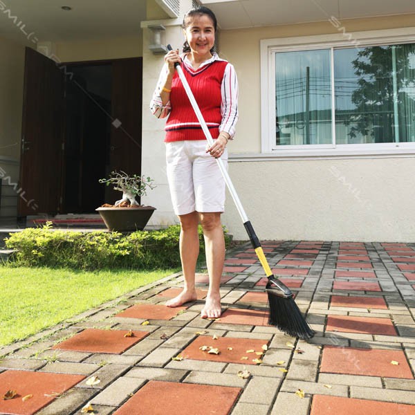 [มินิเซ็ท-ส่งฟรี] SmileArm® ไม้กวาดอเนกประสงค์ ใช้งานได้ทั้งภายใน-นอกบ้าน หน้ากว้างพิเศษ กวาดได้ทุกพื้นผิว