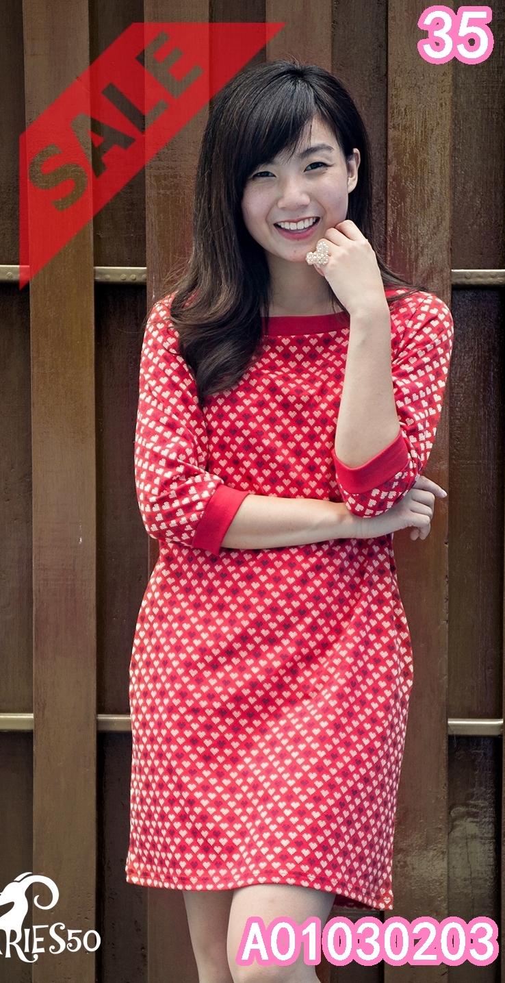 SaLe++ Aries50** A01030203**Valentines**ชุดเดรสพิมพ์ลายไหมพรมรูปหัวใจ คอกว้าง แขนสามส่วน ต่อรอบคอและปลายแขน ทรงเอ ผ้านุ่มใส่สบาย มีกระเป๋า 2 ข้างค่ะ -ผ้า Cotton100% -คอกว้าง -แขนสามส่วน –มีกระเป๋าข้าง สี RED – แดง Size : Free Size / Plus Size F อก35"