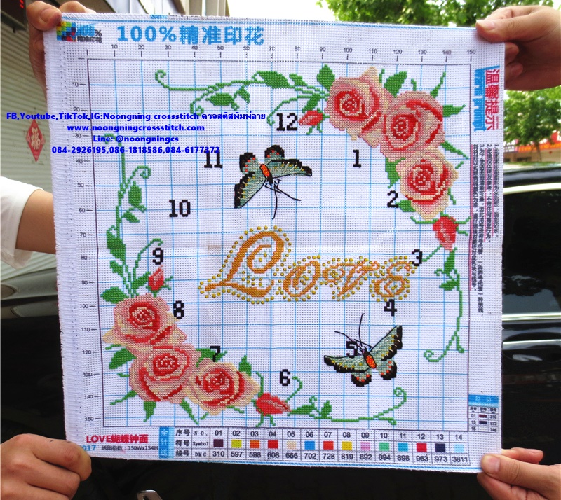 ดอกกุหลาบสวยงาม ครอสติสปักสำเร็จ11CT:ขนาดผ้า :40X40 ซม.