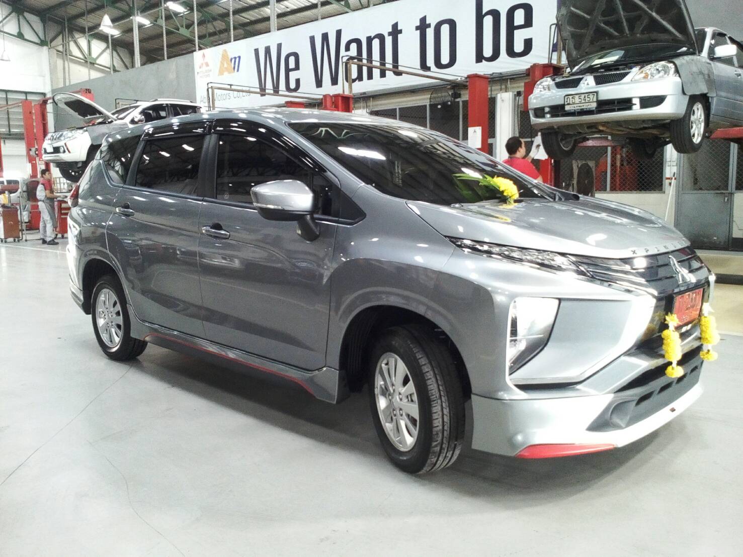 ชุดแต่งรถ-สเกิร์ต-อุปกรณ์แต่งรถ Mitsubishi Xpander ทรง SR-Limited By OSR
