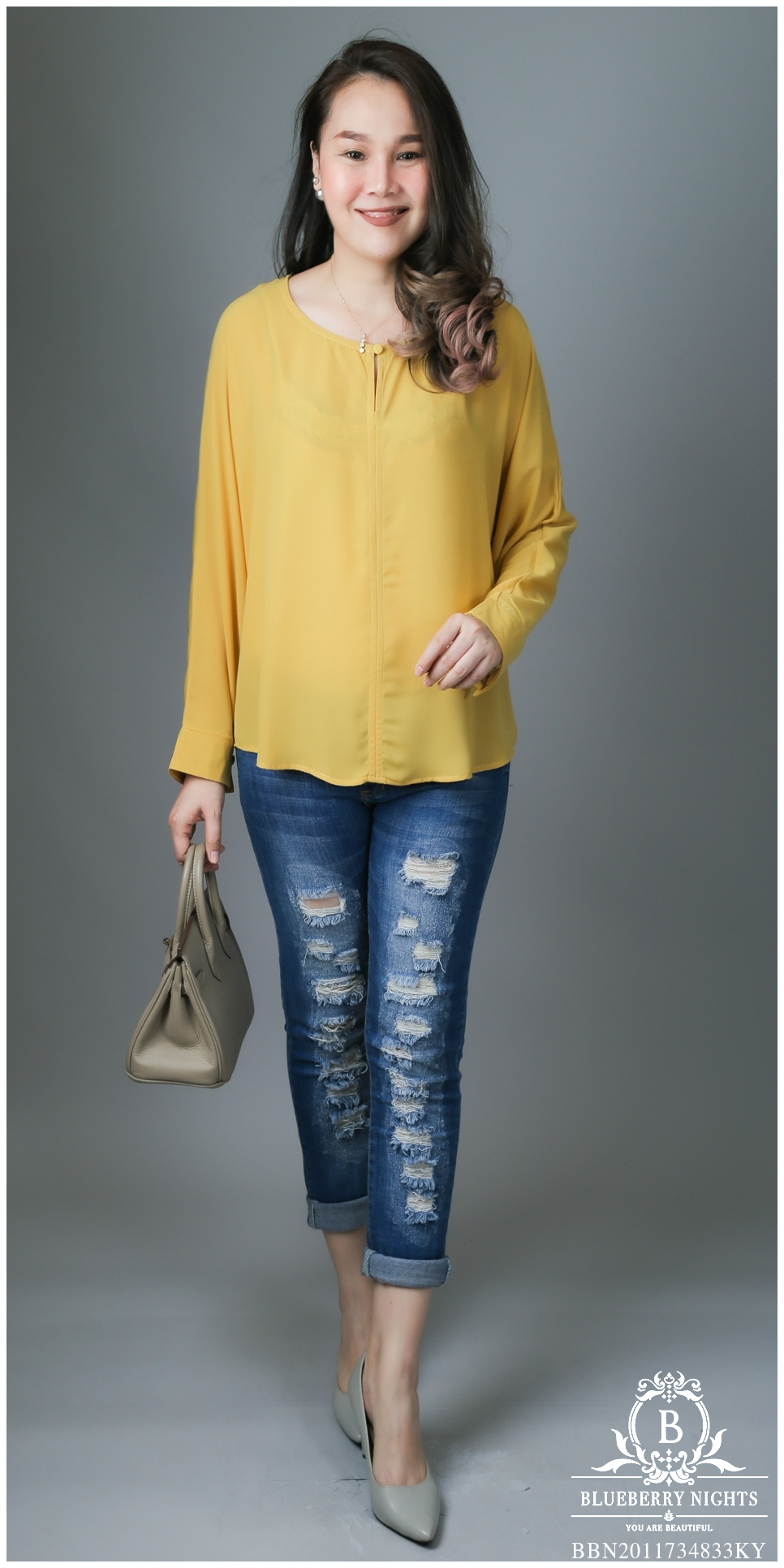 Sale++#Blueberry Nights B3610 เสื้อเชิ้ตชีฟองแขนยาว สีพื้นเรียบหรู ผ้าชีฟองเบรนด์เนื้อนุ่มสวยสุดหรู ผ้าเนื้อดีสัมผัสนุ่มใส่สบายมากๆค่ะ แพทเทิร์นเสื้อเชิ้ตแขนยาวติดกระดุมปลายแขน ช่วงล่างของแขนผ่าสวยเก๋ 4 สีคลาสสิค สีเขียว/ สีเทา/ สีเหลือง/ สีขาว ขนาด รอบอก