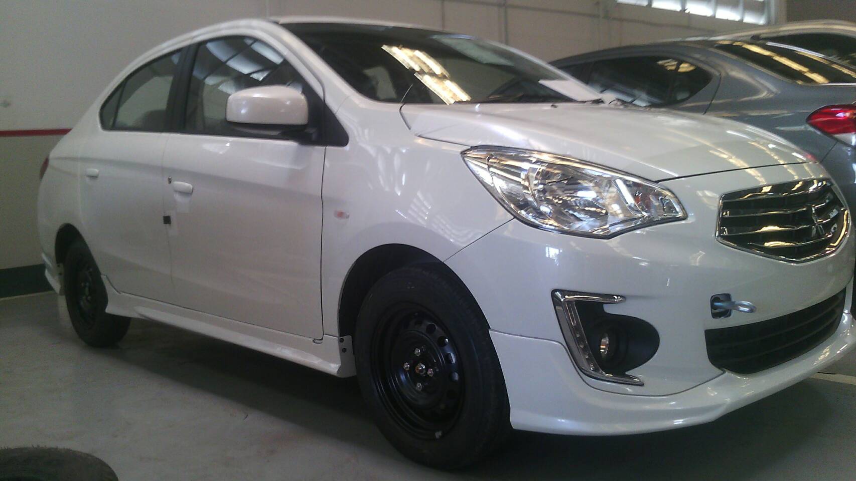 ชุดแต่งรถ สเกิร์ต-สปอยเลอร์ Attrage ทรงศูนย์ OEM by OSR