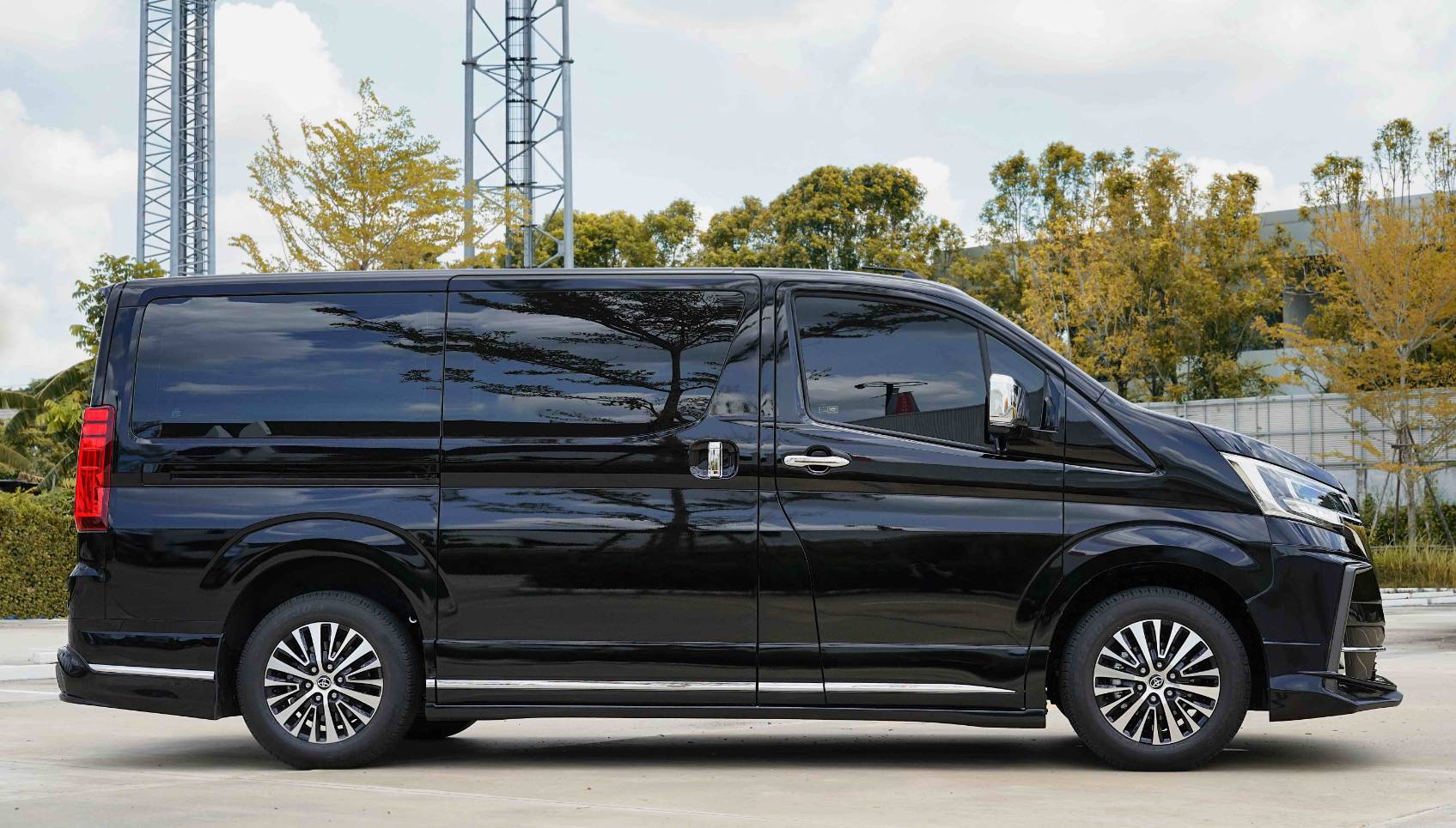 ชุดแต่งรถ สเกิร์ต-สปอยเลอร์ Toyota Majesty ทรง ATIVUS by OSR