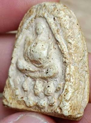 พระกรุวัดเงินคลองเตย กทม. พิมพ์สังกัจจายน์มีหู เนื้อผง