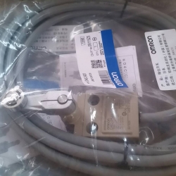 ขาย LIMIT SWITCH D4C-2420