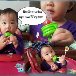 ที่ดูดผลไม้และอาหารเด็กสีเขียว