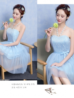 ชุดเดรสออกงานสีฟ้ามีสายผูกคอลายลูกไม้