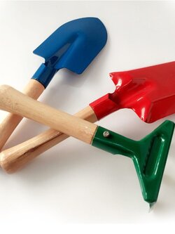 สุดคุ้ม 3 ชิ้น อุปกรณ์ ทำสวน จัดสวน อุปกรณ์ตกแต่งสวน ชุดเครื่องมือทำสวนขนาดเล็ก ชุดอุปกรณ์ทำสวน พลั่ว จอบ คราด