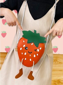 !!สินค้าขายดี!! กระเป๋าสะพายรูปสตรอว์เบอร์รี่ Strawberry Crossbody Bag