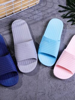 รองเท้าแตะในร่มบ้าน รองเท้าแตะห้องน้ำกันลื่น ยางPVC แบบบางน้ำหนักเบา ใส่สบาย D88